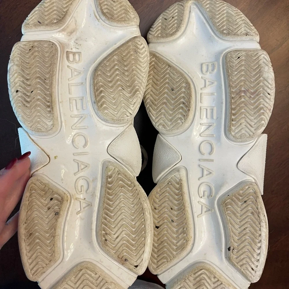 Balenziaga sneakers in great condition, paid over $1000 for them - Picture 6 of 10
